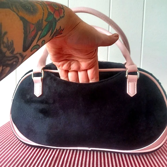 Paris Hilton Purse - Picture 8 of 13